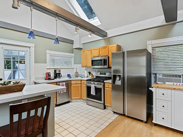 13 Saint James St #2 — Photo 2