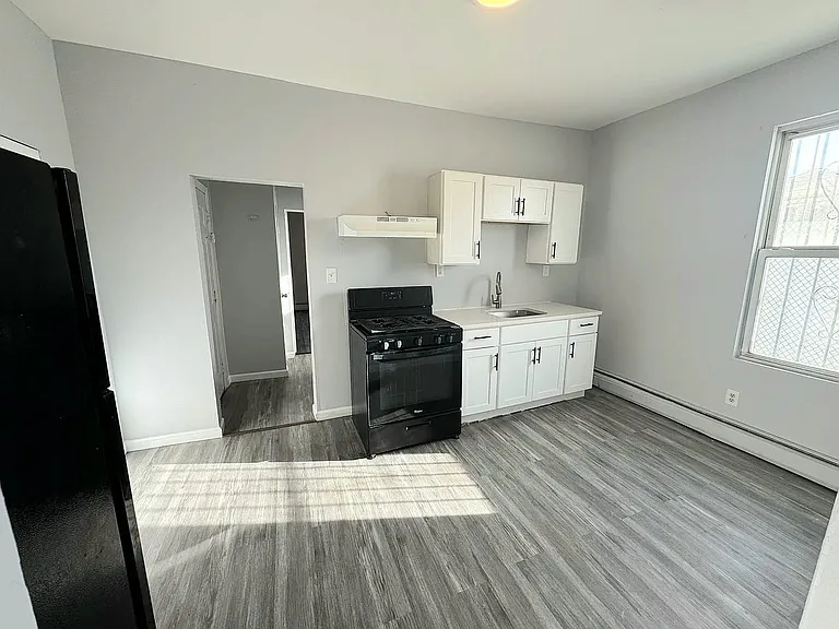 1104 Grove St #2D — Photo 1