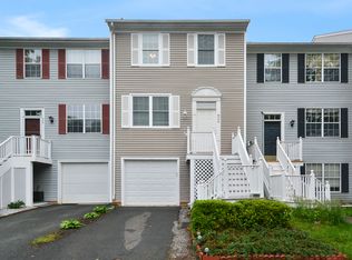 506 Covington Ter NE, Leesburg, VA 20176