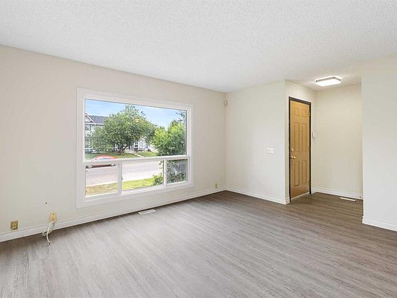 4th image of 13 E Bernard Dr NW