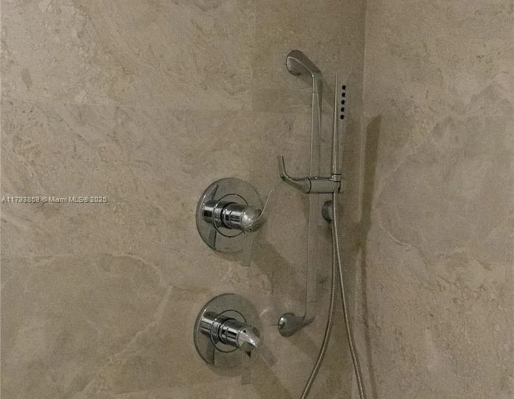 488 NE 18th St #1809 — Photo 21