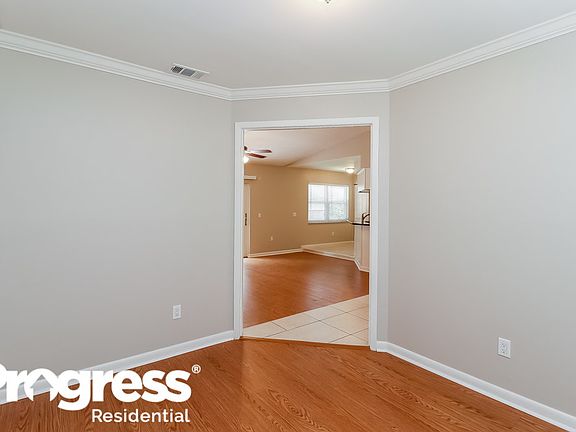5th image of 23200 Whitney Pl