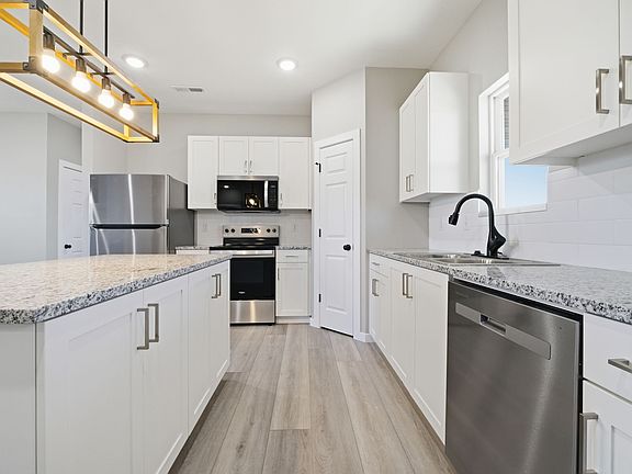 4th image of 45 Whitley Ln