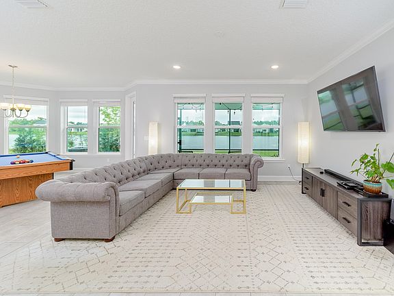 3rd image of 481 Vista Lake Cir
