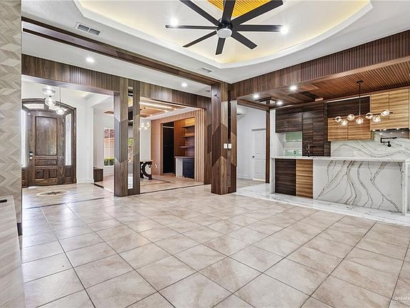 4th image of 3115 Iris Ave