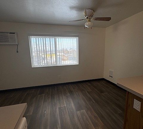 Apartment - Dining Room