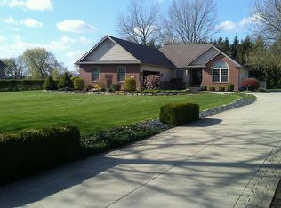8104 Salisbury Rd, Maumee, OH 43537