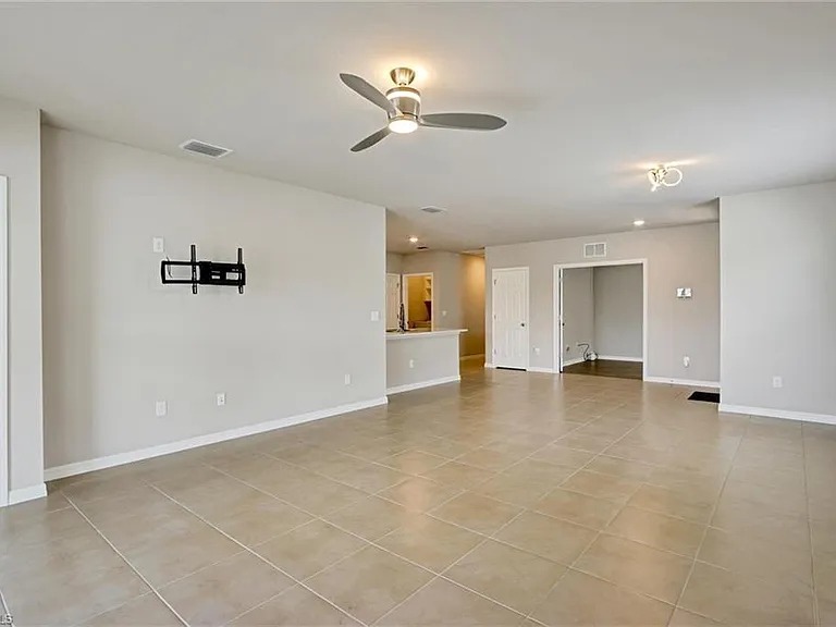 20462 Plumwood Loop — Photo 11