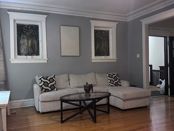 3rd image of 5124 S Ellis Ave