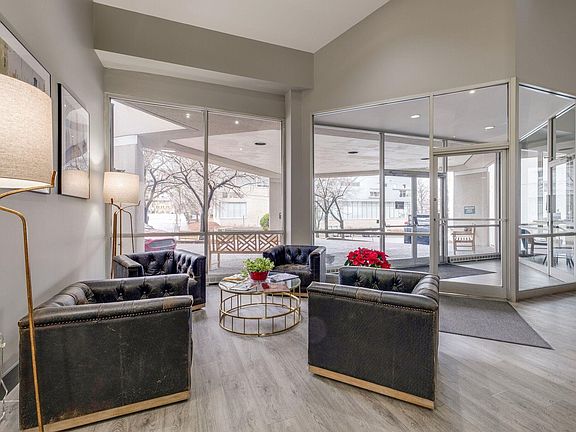 4th image of 900 19th Ave S APT 209