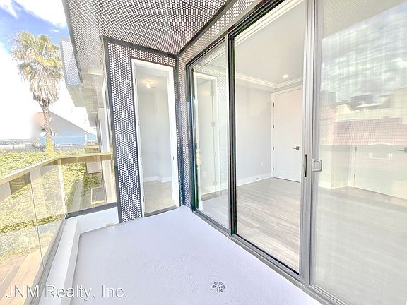 5th image of 10270 Almayo Ave APT 301