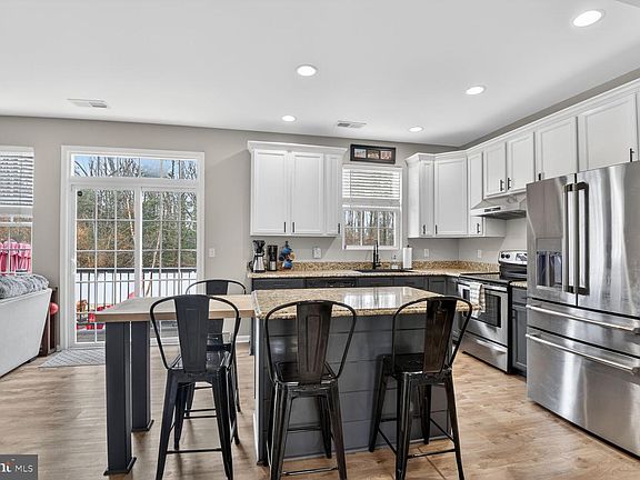 5th image of 1409 James Way