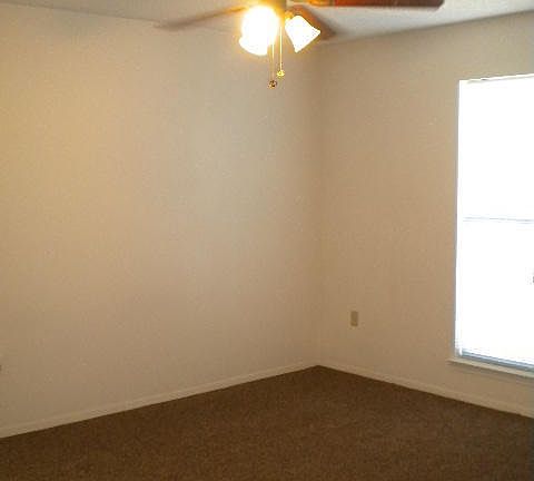 3rd image of 7410 Cliffwood Dr