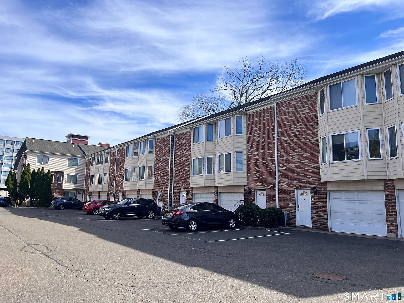 2 bed, 1.5 bath, 1652 sqft, $3,200 — Photo 4