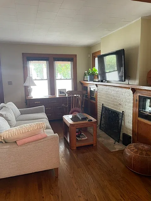 1304 Hartrick Ave — Photo 4