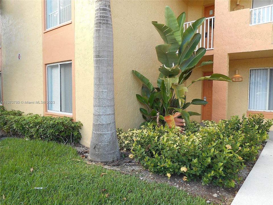 1st image of 978 Coral Club Dr #978