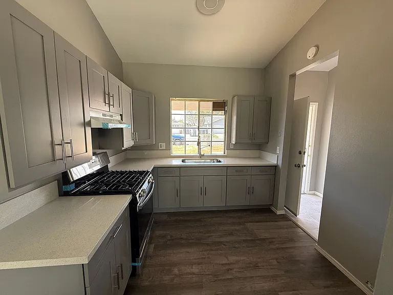 44466 Meadow Grove St — Photo 4