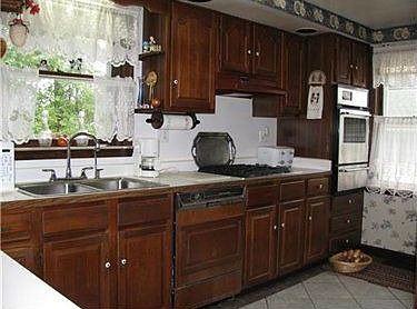 5th image of 438 Byllesby Ave