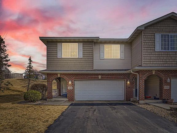 3rd image of 20561 Hampshire Way