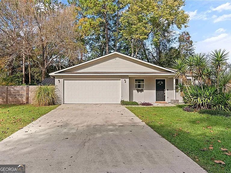 1st image of 145 Royal Cir