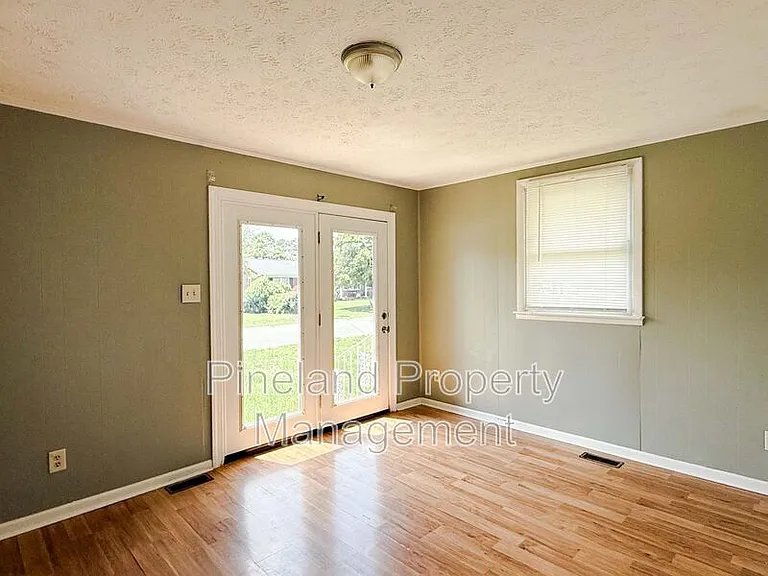 6151 Wynnwood Dr — Photo 18