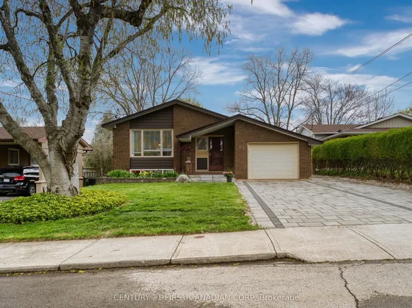 31 Brenlyn Ct, Hamilton, ON L9C 4N8