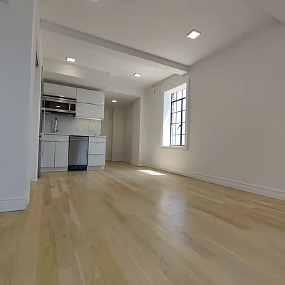 Rented by Palladium Property Group | media 12