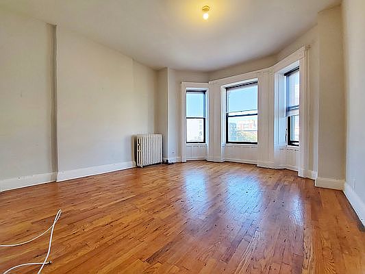 1st image of 262 Gates Ave APT 2F