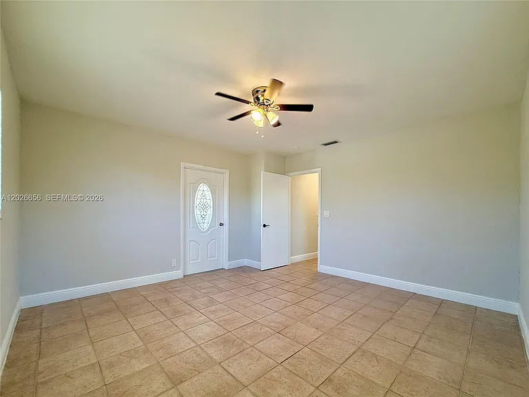 206 SE 3rd Pl — Photo 34