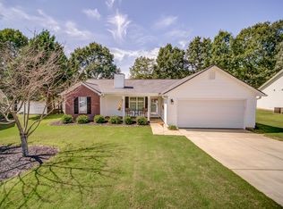 193 Waters Edge Dr, Locust Grove, GA 30248