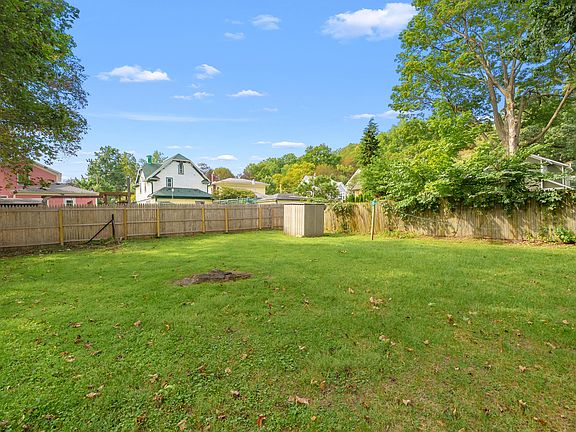 4th image of 733 Wheaton Ave