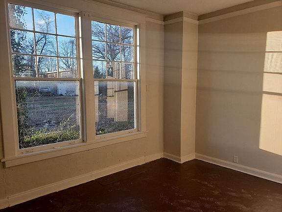 5th image of 1100 Greenlaw Ave