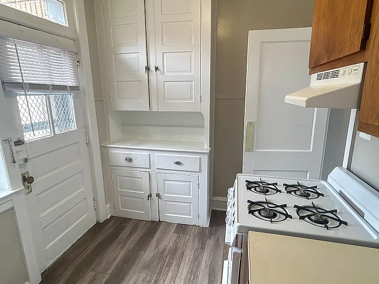 Campus Apartments — Photo 14