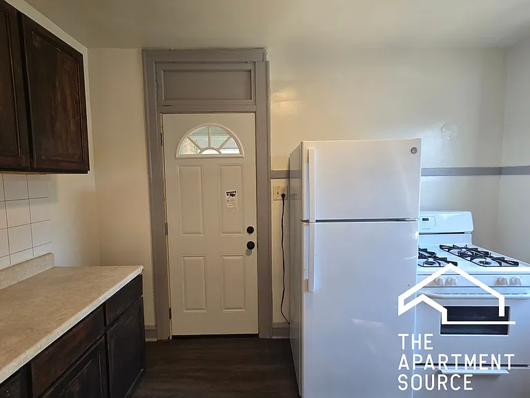 836 N Massasoit Ave #2B — Photo 7