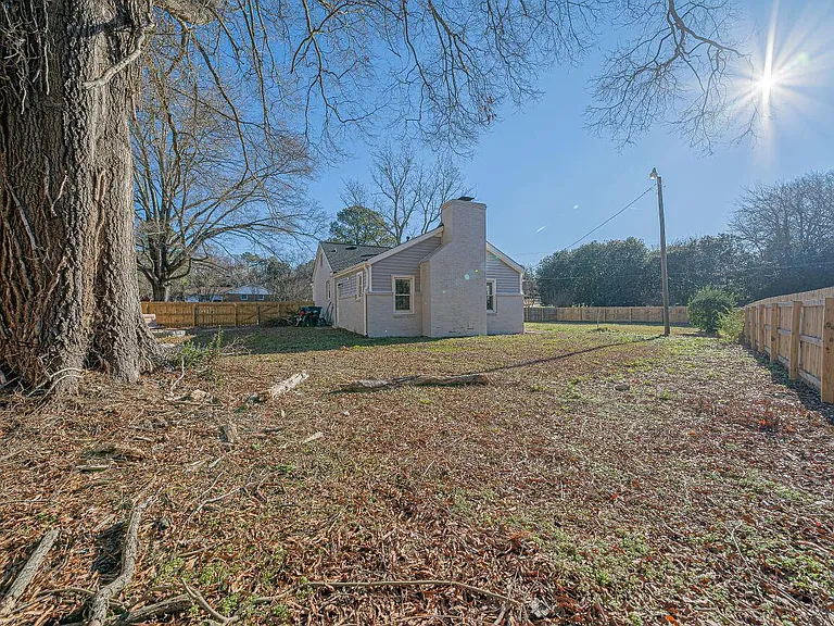 3322 Bell Dr — Photo 34