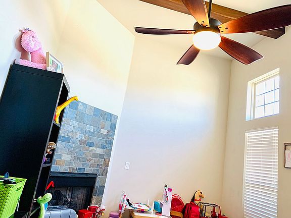 Office w/ gas fireplace