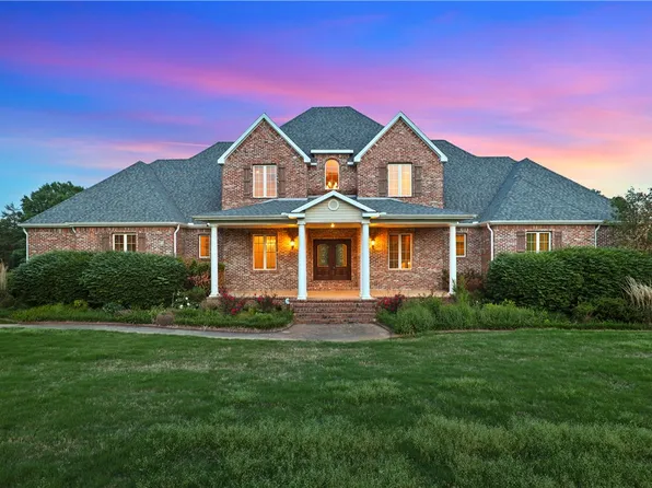 1565 Lafite Ln, Fayetteville, AR 72703