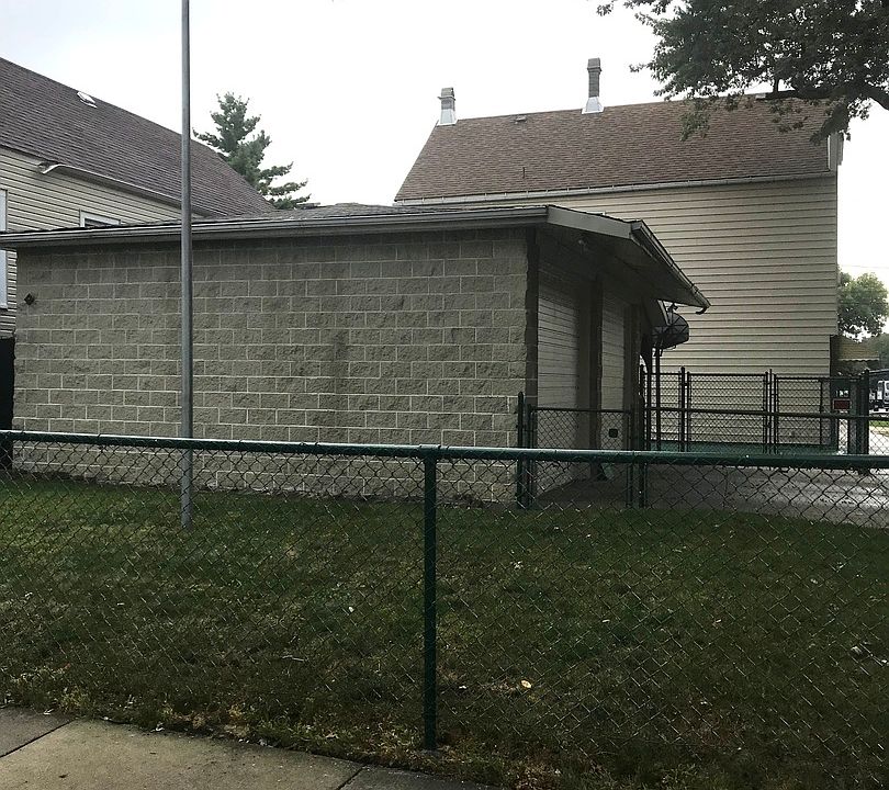 2nd image of 2611 W 44th St