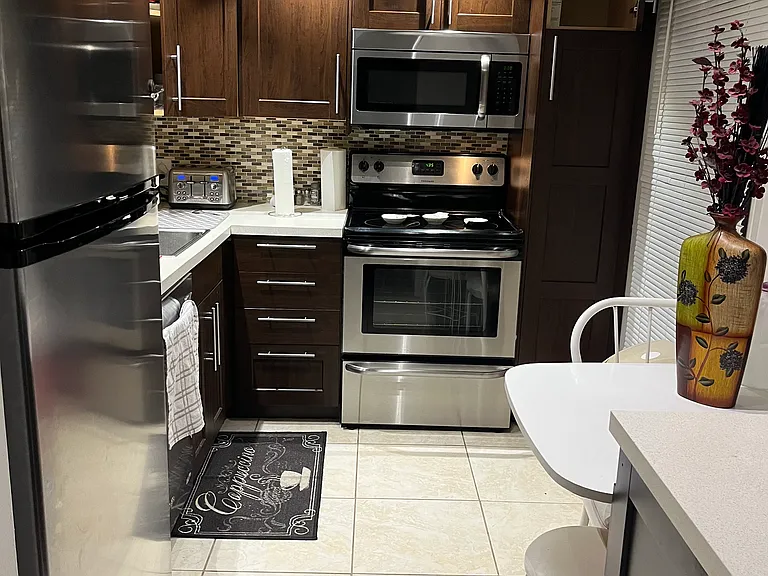3250 N Palm Aire Dr #709 — Photo 8