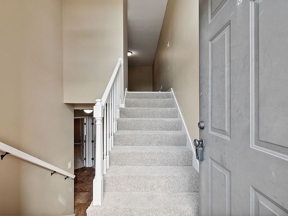 3rd image of 1723 Thistlewood Dr