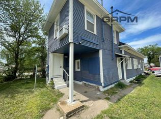 227 W 8th Ave #B, Hutchinson, KS 67501