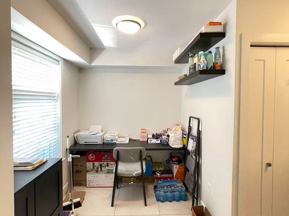 2 bedroom rental in Surrey — photo 16