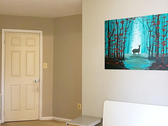 Private bedroom semi-furnished