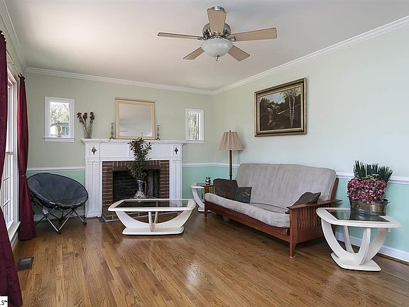 2nd image of 9 Lakeview Dr