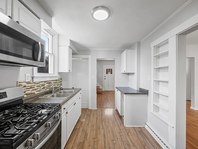 2921 Brentwood Ave — Photo 9