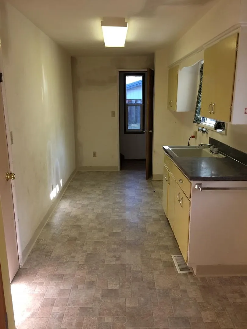 Spacious 4-Bedroom Home in Northwest Corvallis — Photo 4
