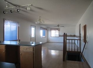 905 8th Ave S, Faulkton, SD 57438