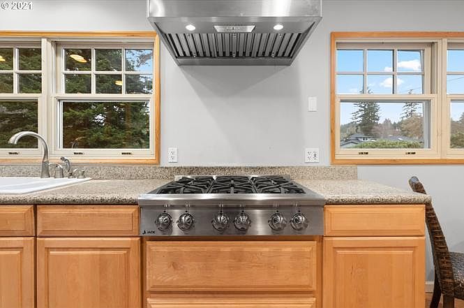 2nd image of 81809 SW Birchwood Rd