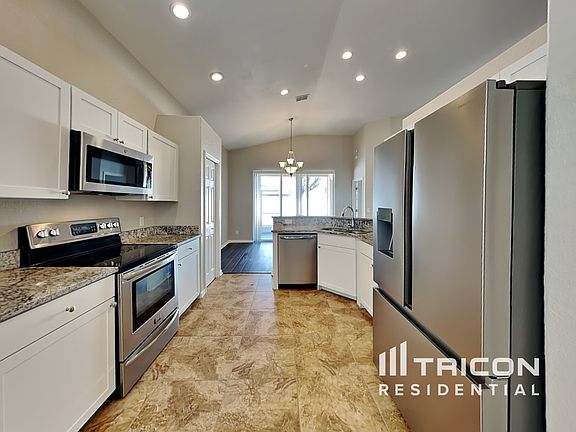 5th image of 1005 Robin Ln