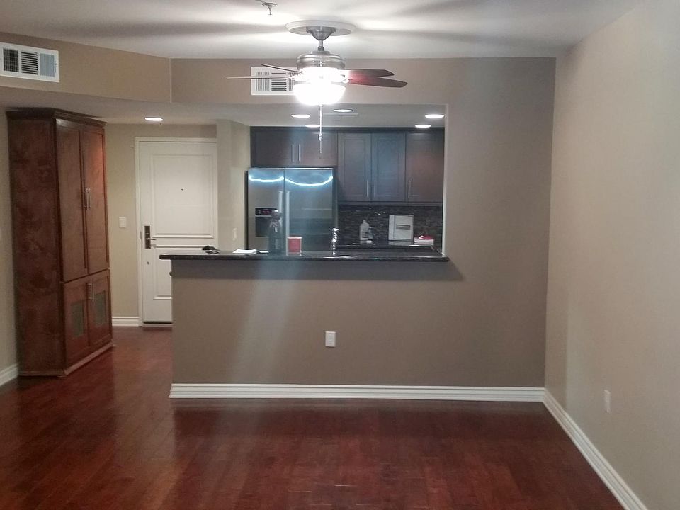 Livingroom/Dining Facing Kitchen